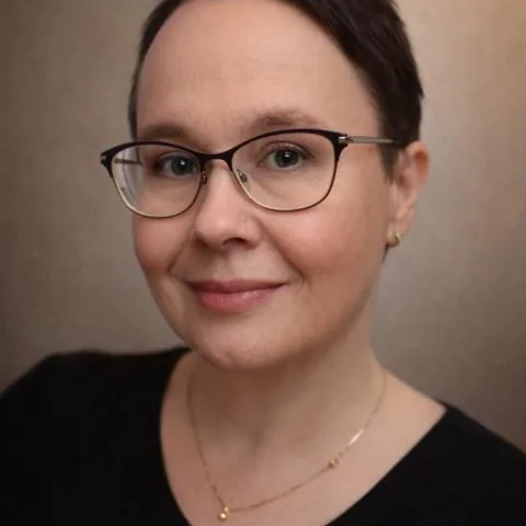 Sara E.